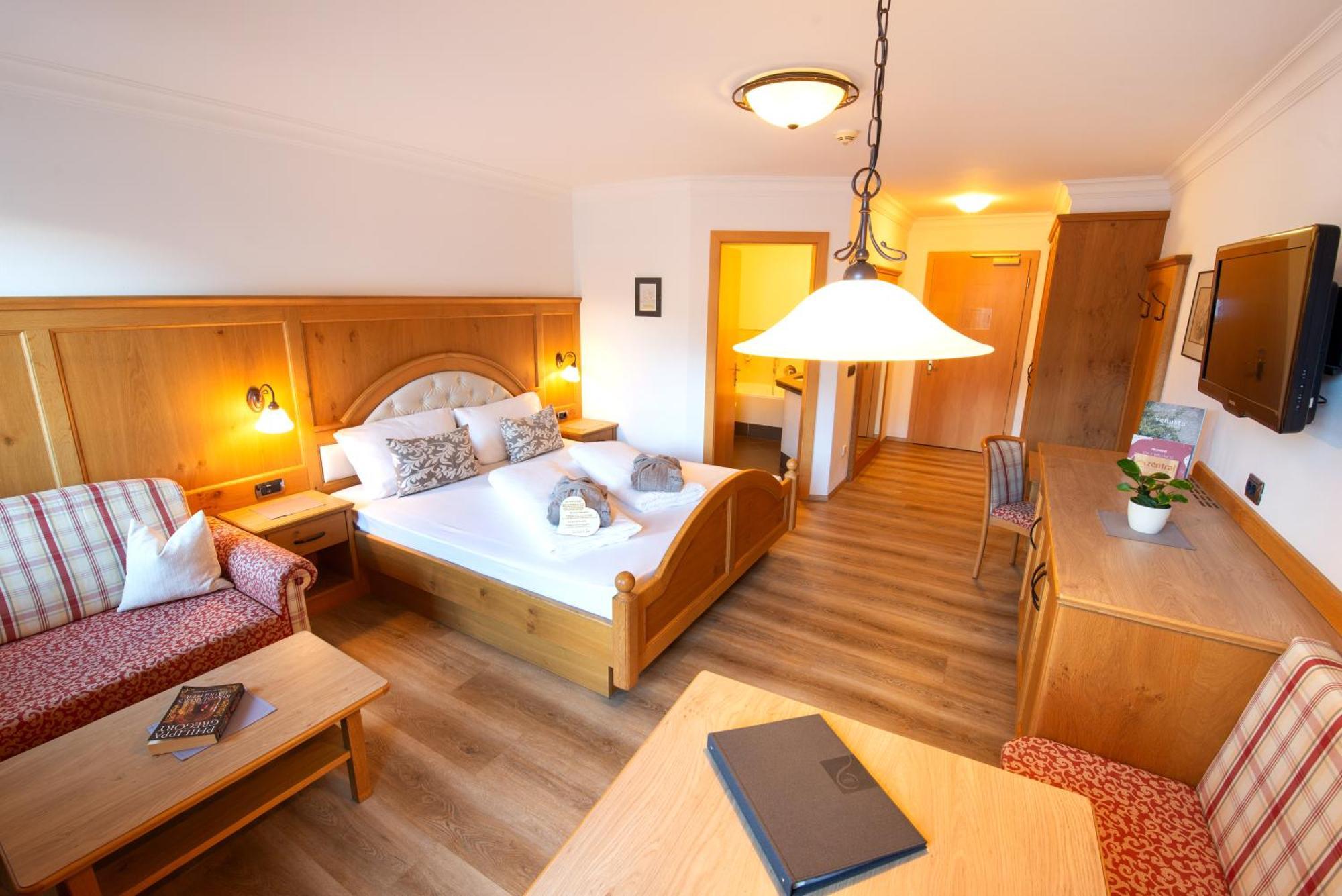 Aktiv & Wellnesshotel Zentral Prato allo Stelvio Exterior photo